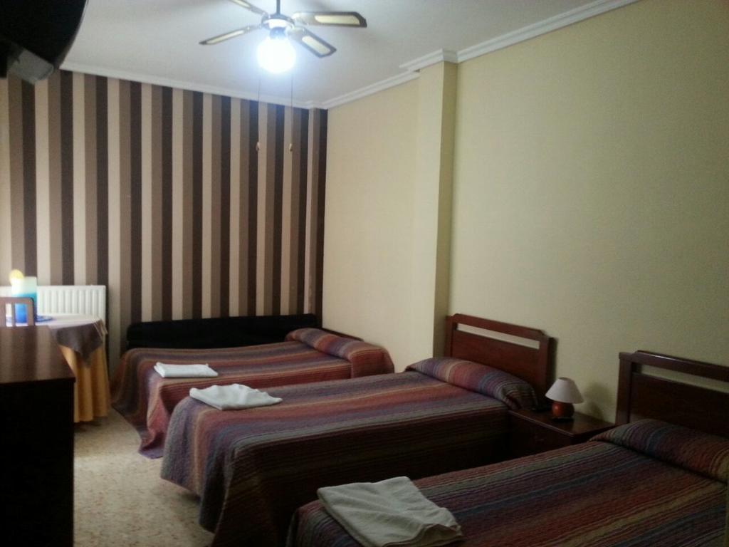 Pension Cinco Villas Логроньо Стая снимка