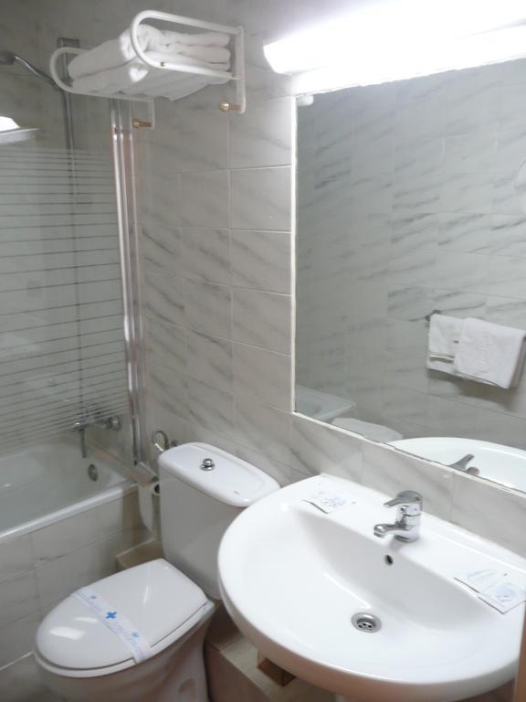 Pension Cinco Villas Логроньо Стая снимка